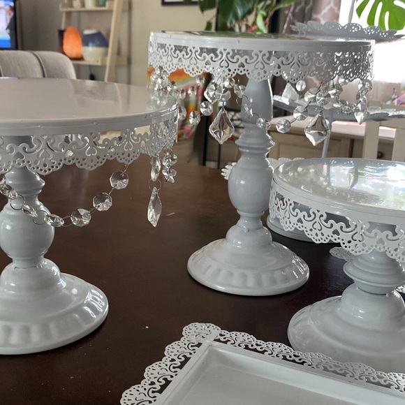 Elegant cupcake/cake/cookie stand-servers - Picture 3 of 7